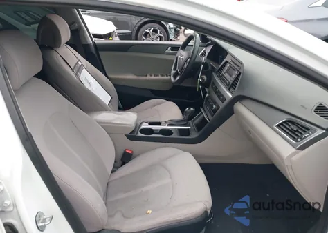 2015 Hyundai Sonata Se z USA, uszkodzony, nr VIN 5NPE24AF9FH002142